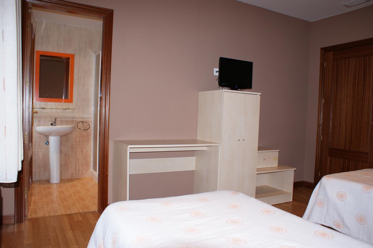 Hostal Carazo Торкемада Экстерьер фото