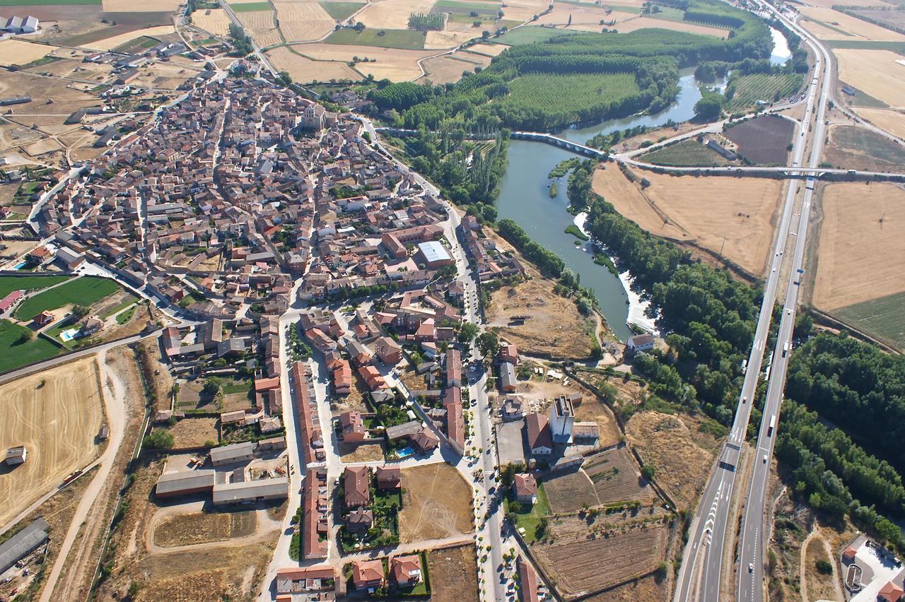 Hostal Carazo Торкемада Экстерьер фото