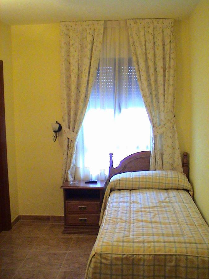 Hostal Carazo Торкемада Экстерьер фото