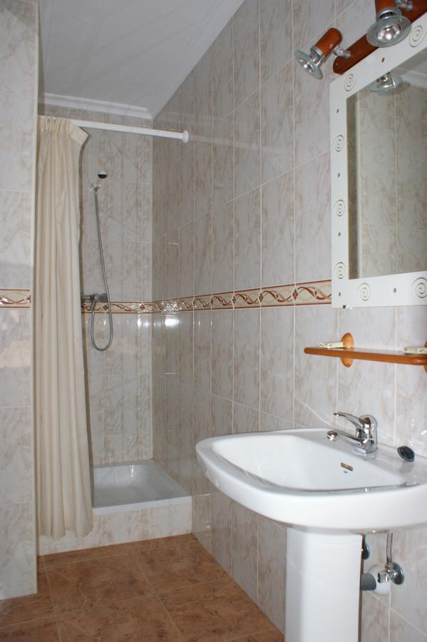 Hostal Carazo Торкемада Экстерьер фото