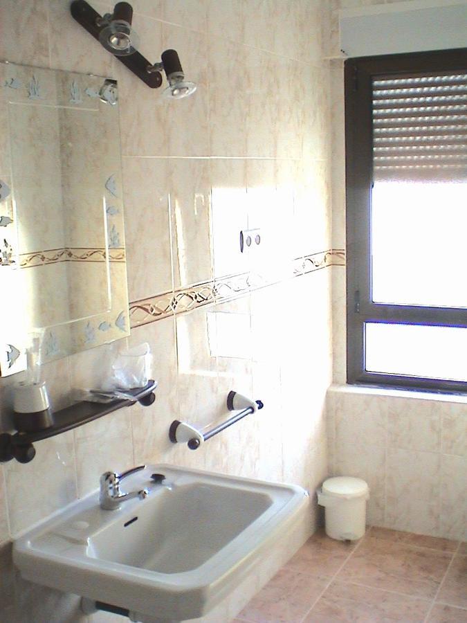 Hostal Carazo Торкемада Экстерьер фото